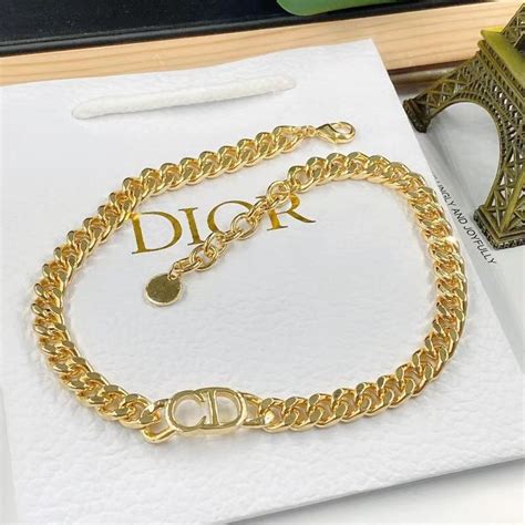 dior necklace price.